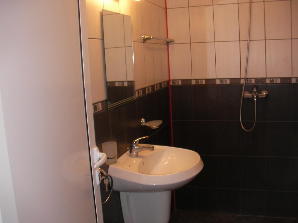 Adonai Apartments Nesebar Esterno foto